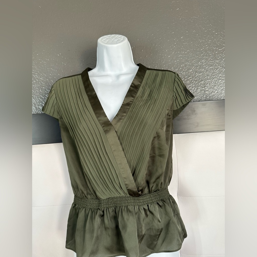 Bebe olive green XS chiffon top
